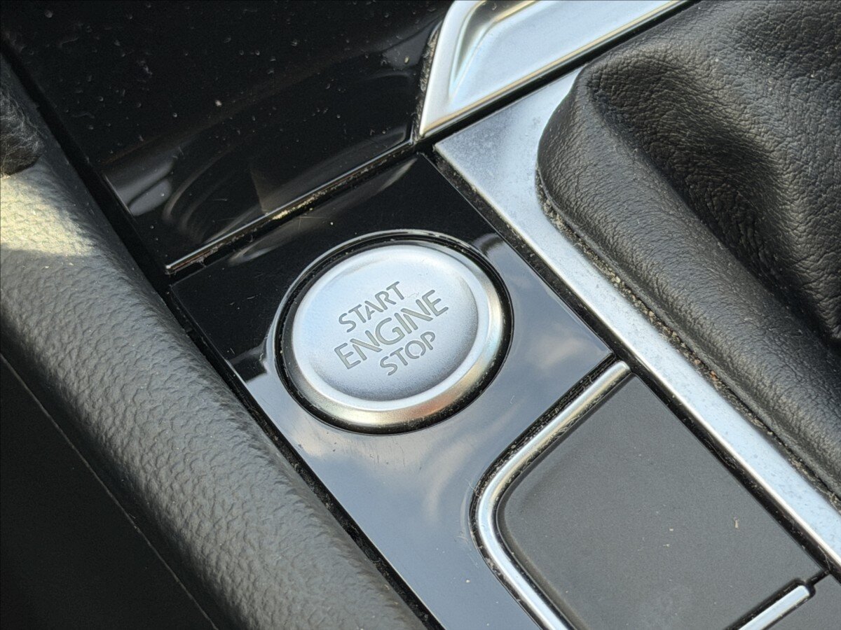 Volkswagen Passat Sedan / Limuzína 2,0 l 110 kw