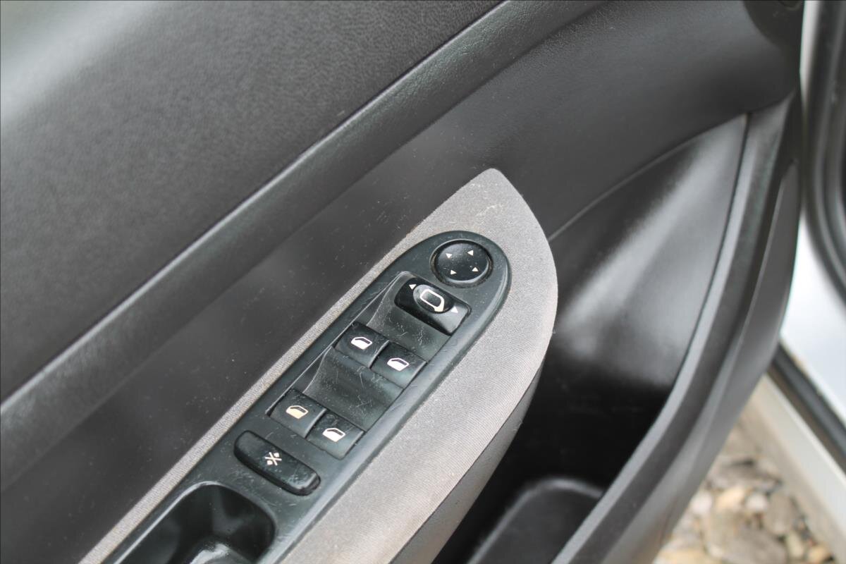 Peugeot 307 Hatchback 1,6 l 80 kw