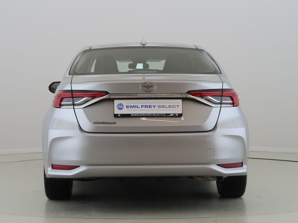 Toyota Corolla Sedan 1,5 l 92 kw