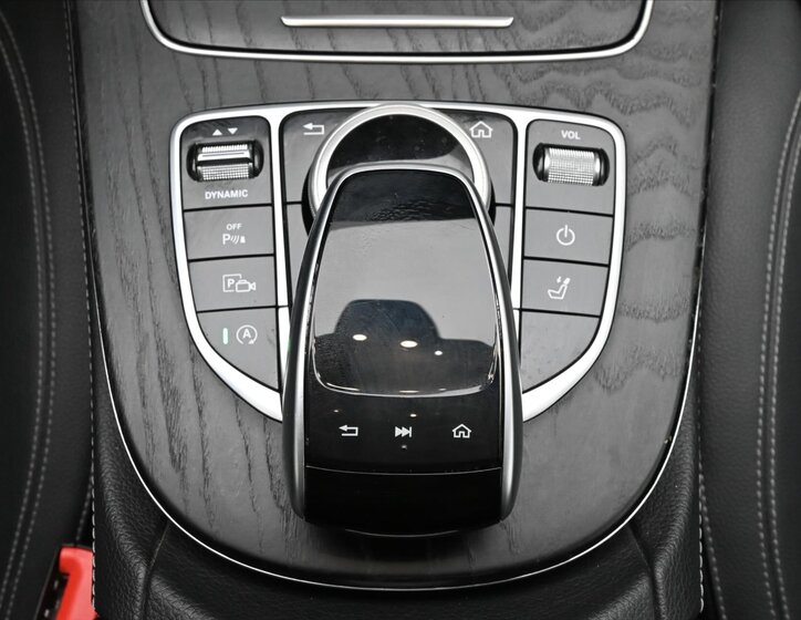 Mercedes-Benz Třídy E 24