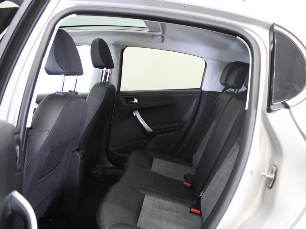 Peugeot 208 Hatchback 1,2 l 81 kw