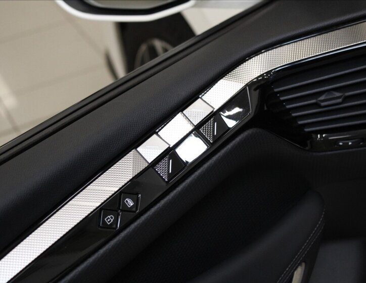 DS Automobiles DS4 SUV / Terénní 1,6 l 165 kw