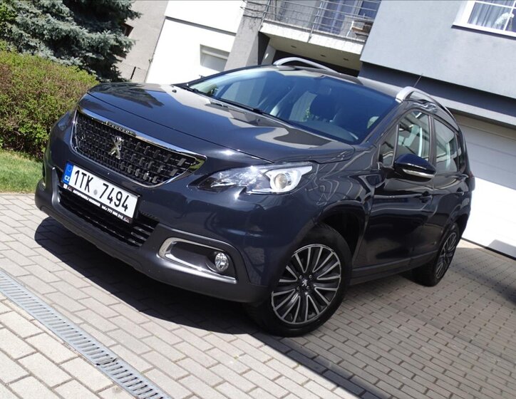 Peugeot 2008 Kombi 1,2 l 61 kw