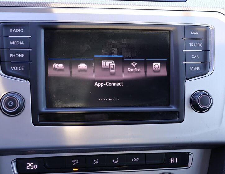 Volkswagen Passat Sedan / Limuzína 1,4 l 110 kw