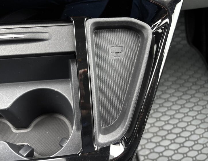 Ford Tourneo Custom 38