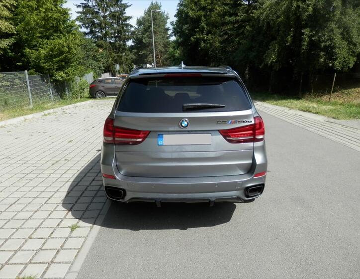 BMW X5 8
