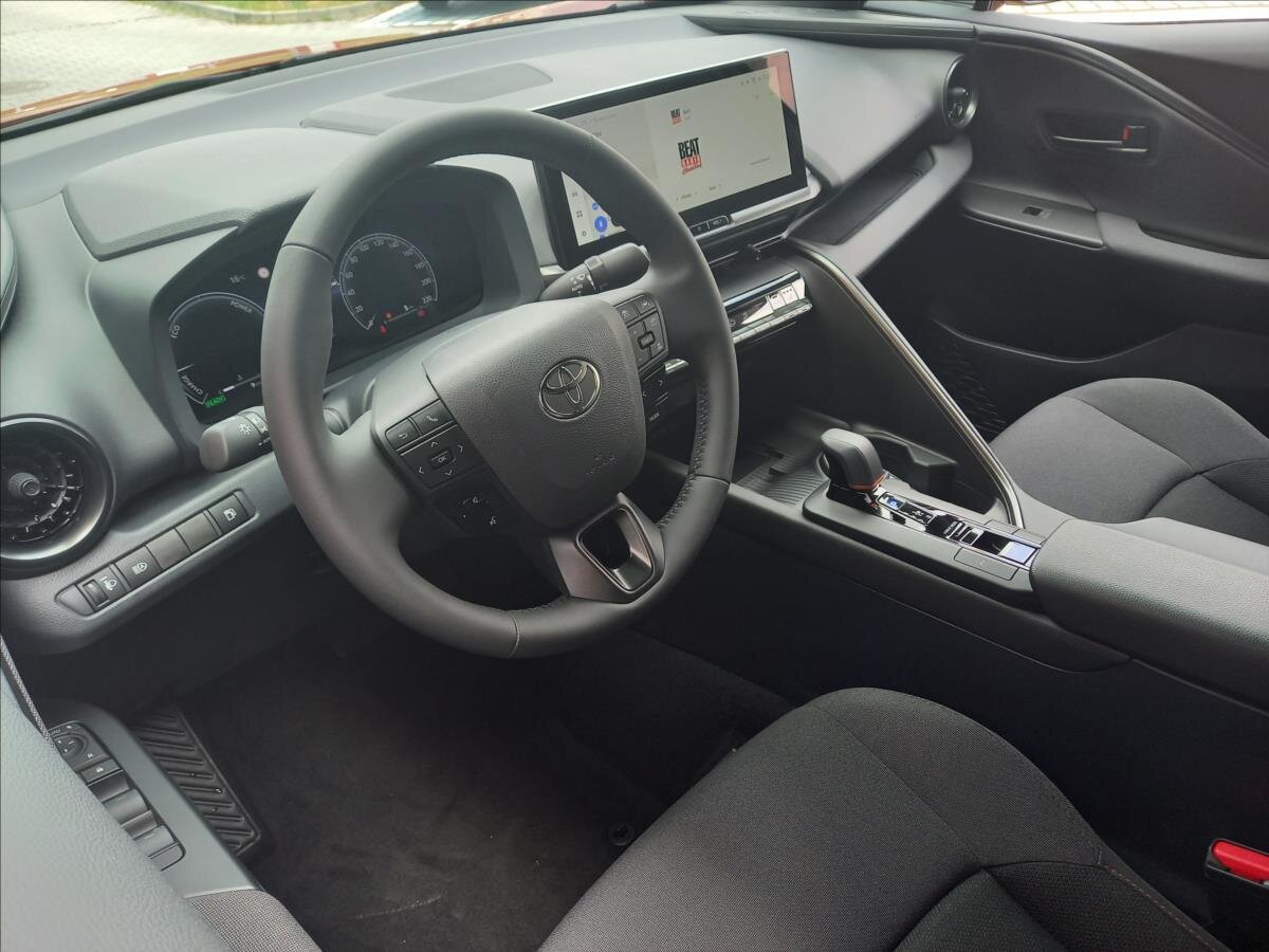 Toyota C-HR SUV 1,8 l 103 kw