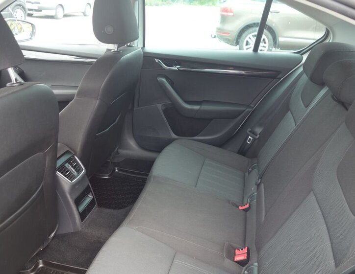 Škoda Octavia Sedan / Limuzína 2,0 l 110 kw