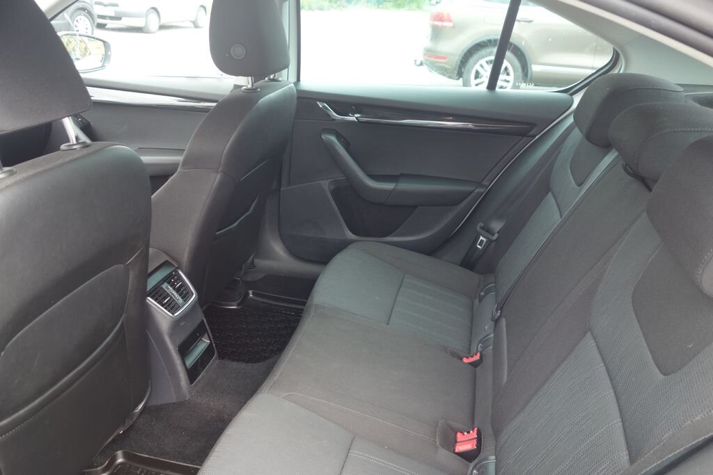 Škoda Octavia Sedan / Limuzína 2,0 l 110 kw