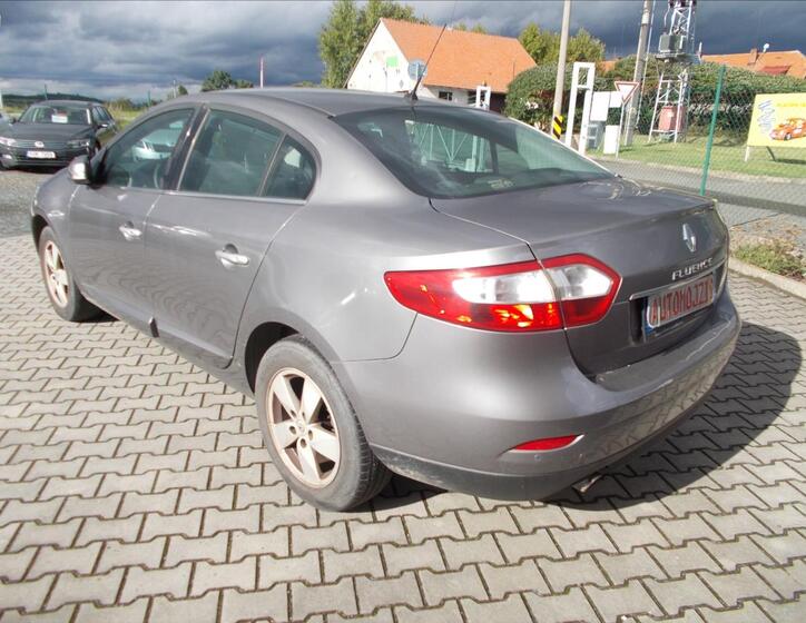Renault Fluence 11
