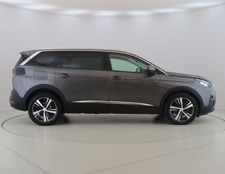 Peugeot 5008 4