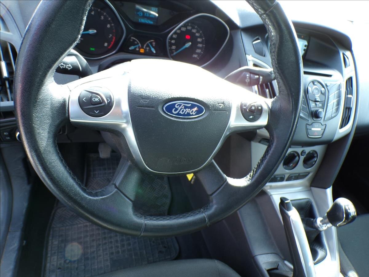 Ford Focus Kombi 998,0 92 kw