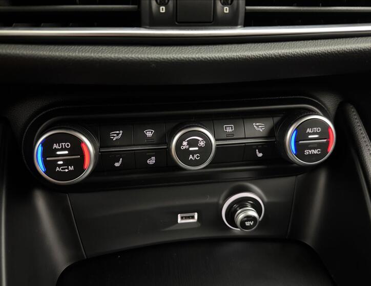 Alfa Romeo Stelvio 24