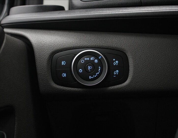 Ford Tourneo Custom MPV 2,0 l 110 kw