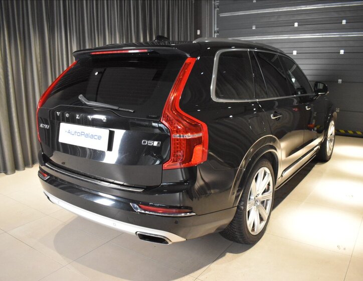 Volvo XC90 SUV 2,0 l 165 kw