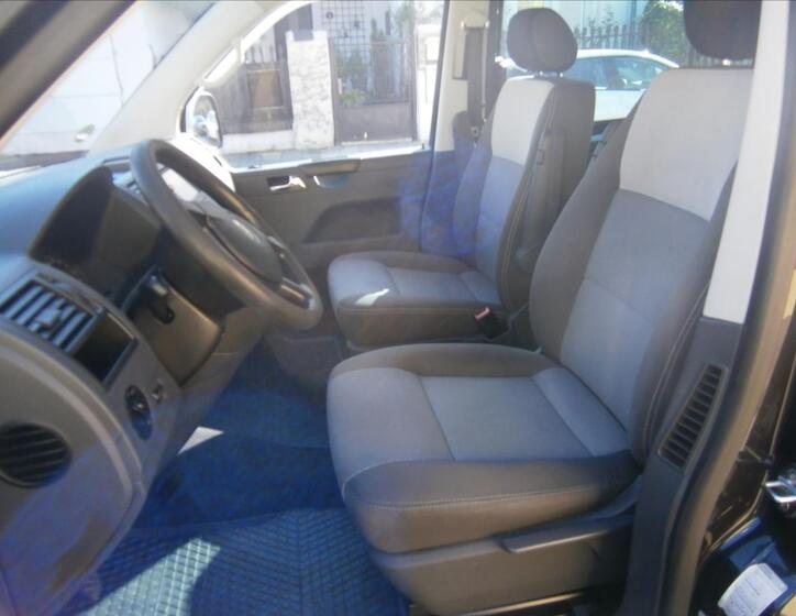 Volkswagen Multivan 11