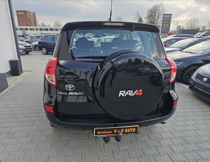 Toyota RAV4 Kombi 2,2 l 100 kw