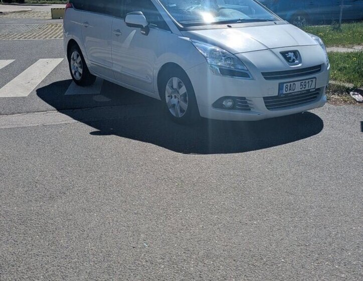 Peugeot 5008 MPV 0,0 0