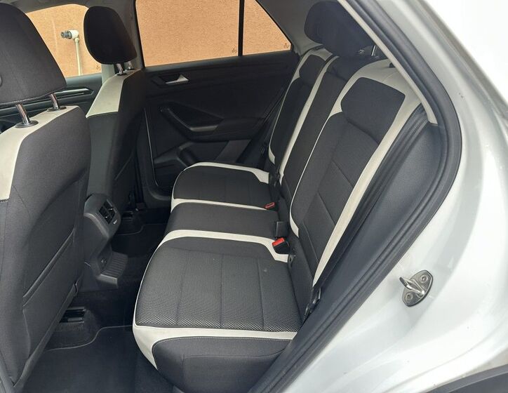 Volkswagen T-Roc 16