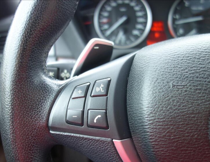 BMW X5 SUV / Terénní 3,0 l 225 kw