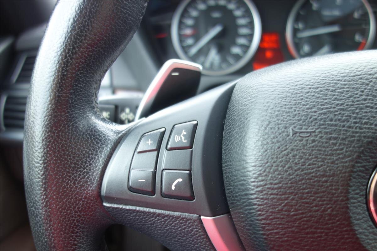 BMW X5 SUV / Terénní 3,0 l 225 kw