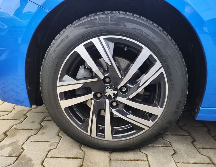 Peugeot 208 Hatchback 1,2 l 74 kw
