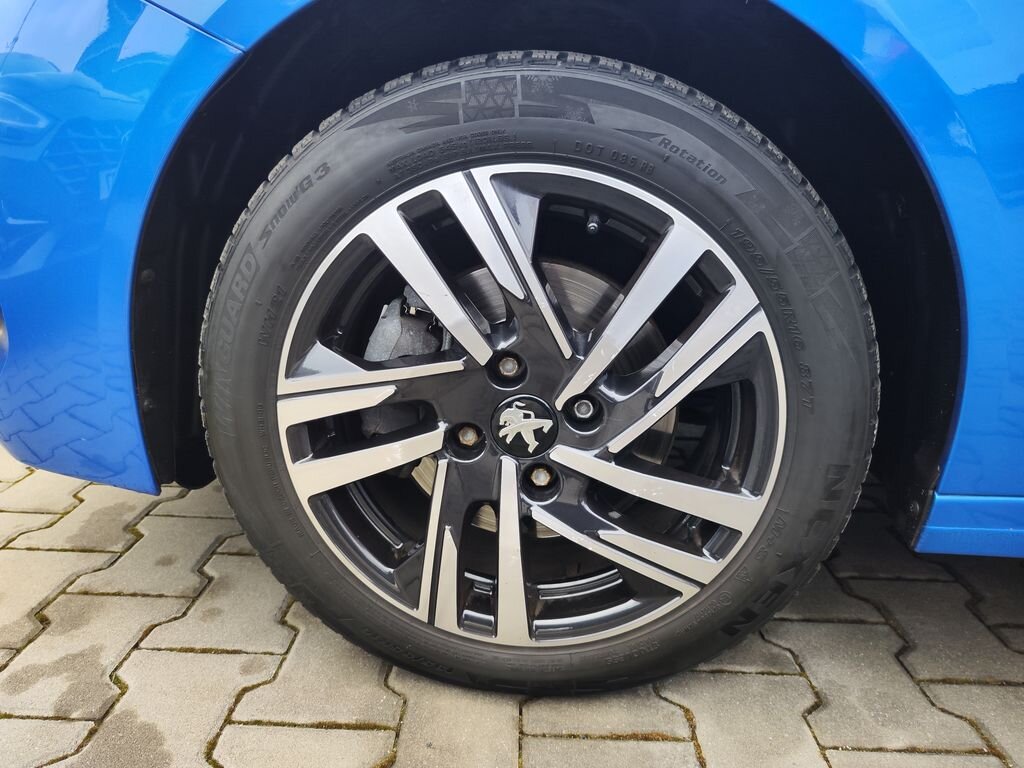 Peugeot 208 Hatchback 1,2 l 74 kw