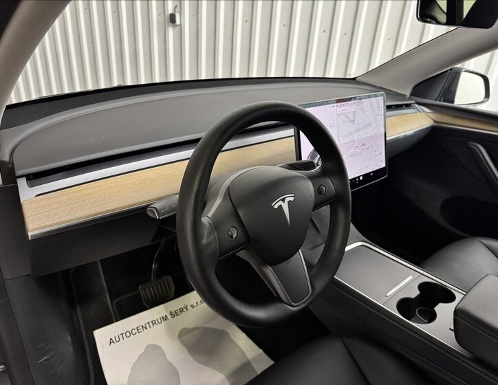 Tesla Model Y SUV / Terénní 0,0 378 kw
