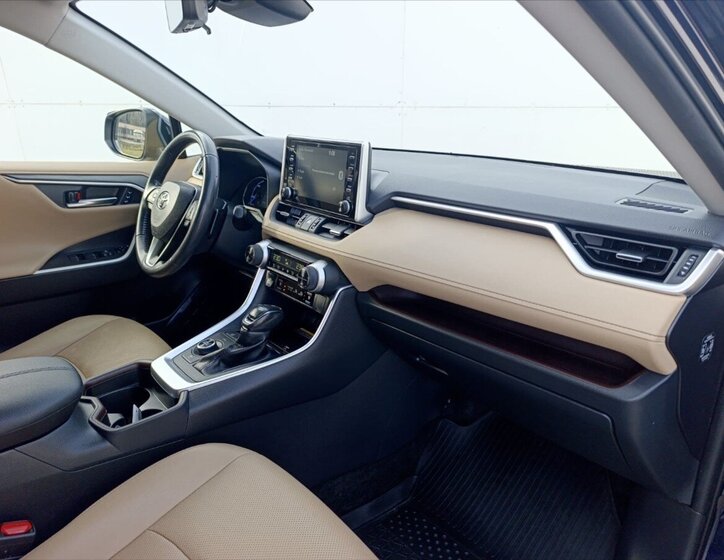 Toyota RAV4 SUV 2,5 l 131 kw