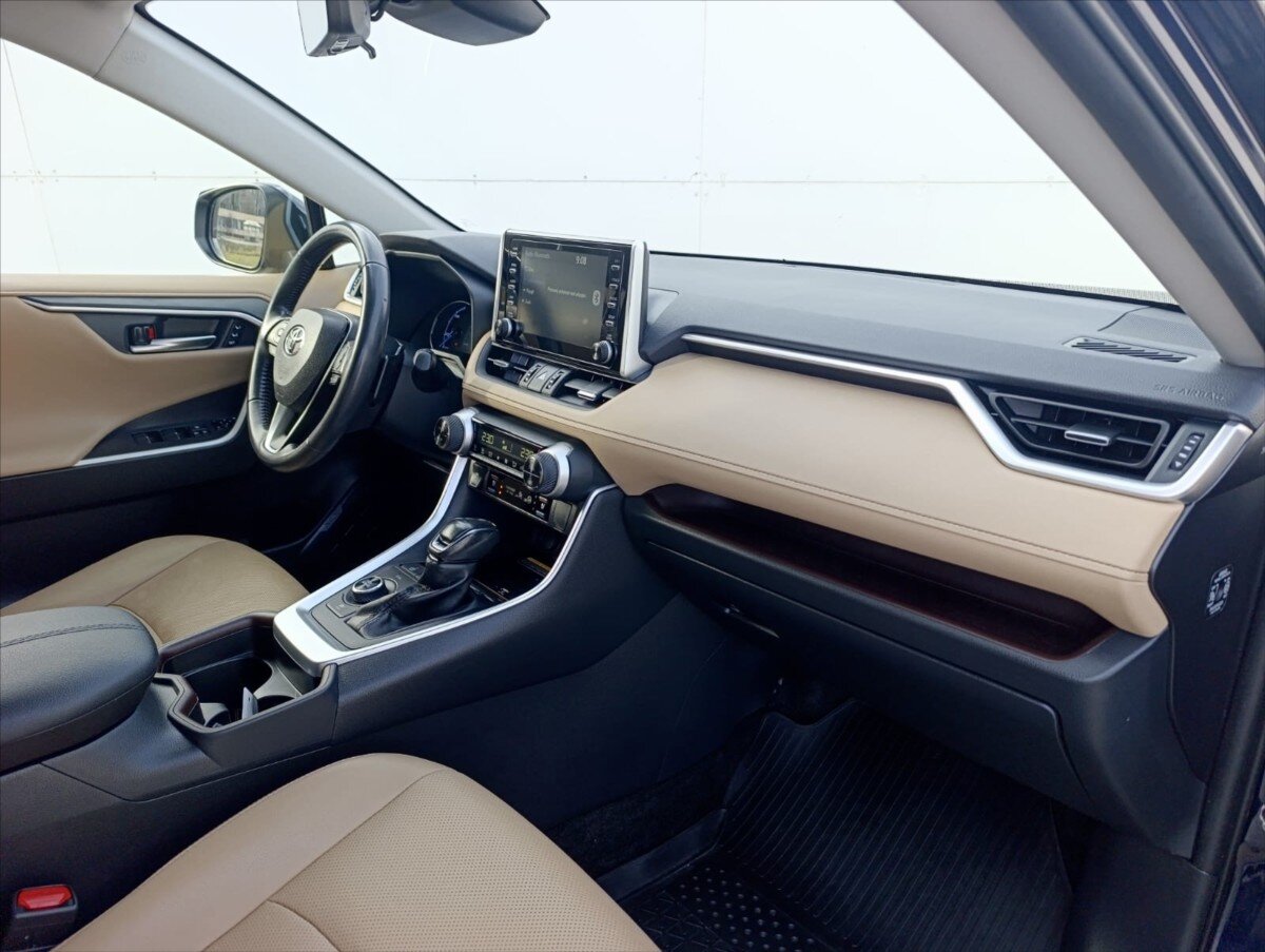 Toyota RAV4 SUV 2,5 l 131 kw