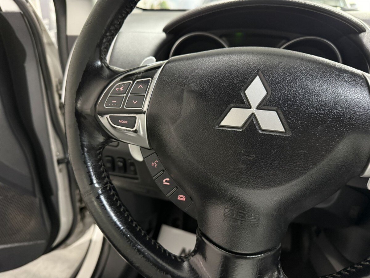 Mitsubishi Outlander SUV / Terénní 2,2 l 115 kw