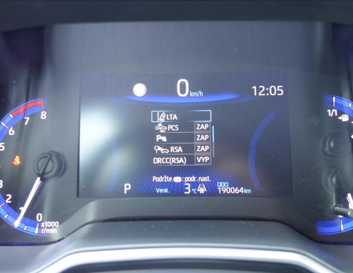 Toyota Corolla Sedan / Limuzína 1,6 l 97 kw