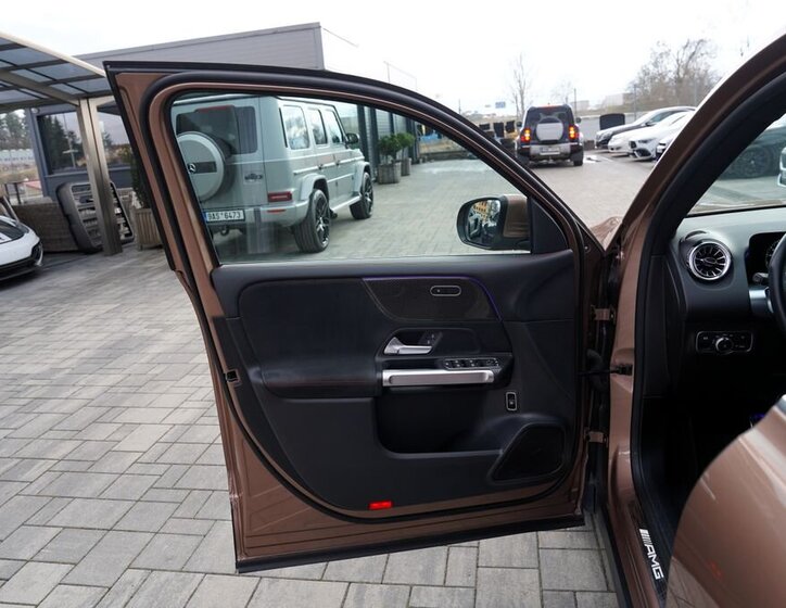 Mercedes-Benz GLB SUV / Terénní 2,0 l 225 kw