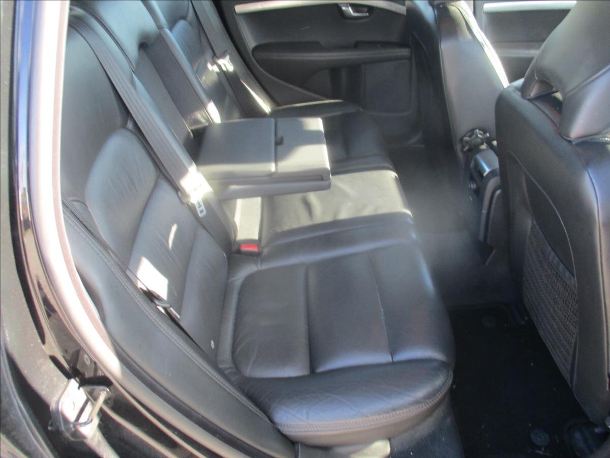 Volvo XC70 Kombi 2,4 l 151 kw