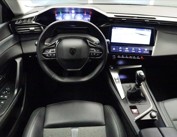 Peugeot 308 Hatchback 1,2 l 96 kw