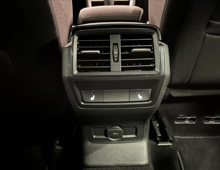 Škoda Karoq SUV 1,5 l 110 kw