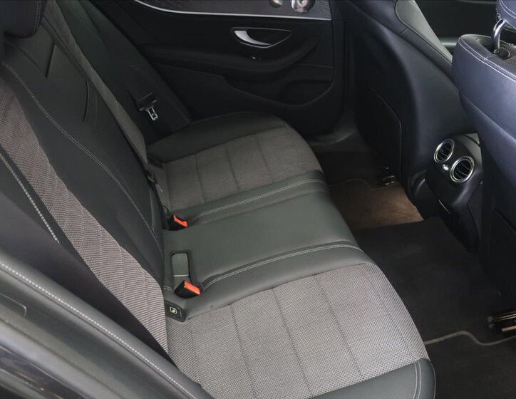 Mercedes-Benz Třídy E Kombi 2,0 l 143 kw