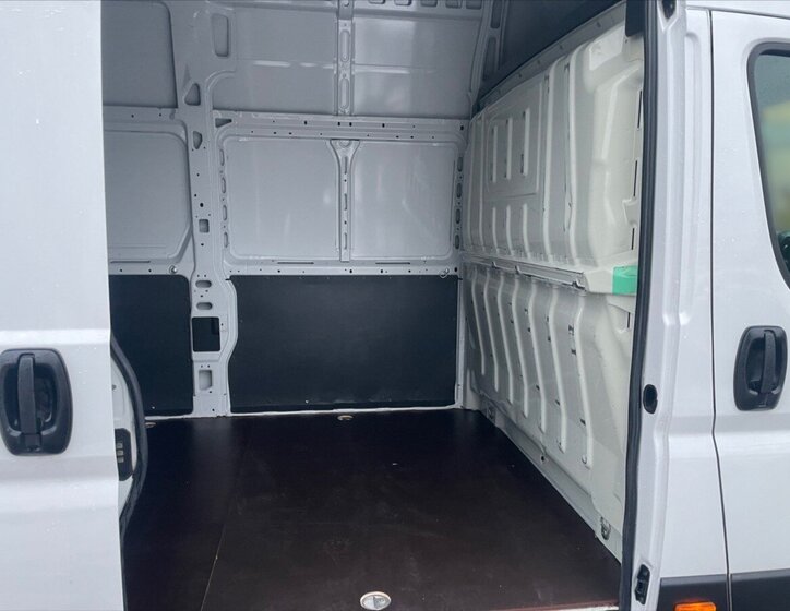 Peugeot Boxer Skříň 2,2 l 121 kw