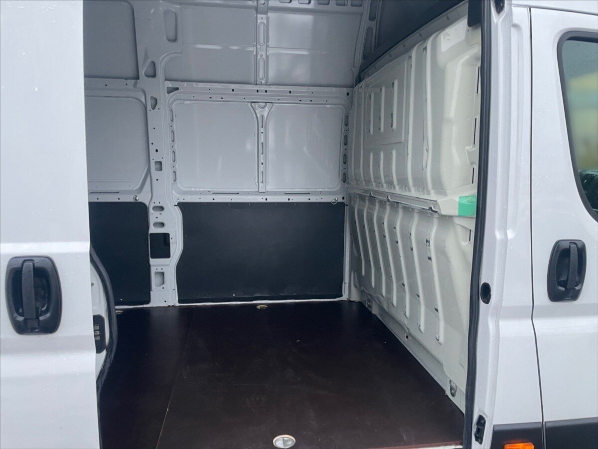 Peugeot Boxer Skříň 2,2 l 121 kw