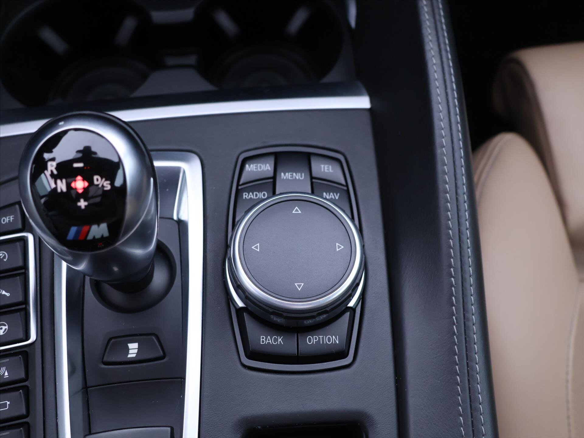 BMW X5 SUV / Terénní 4,4 l 423 kw