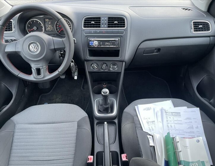 Volkswagen Polo 13