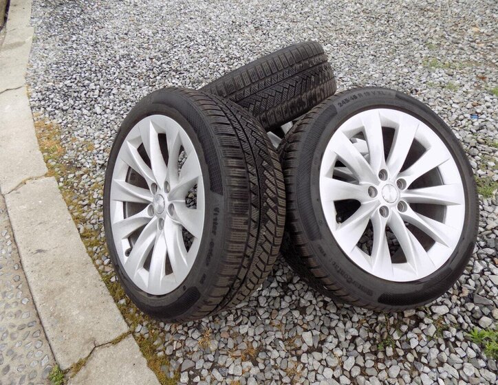 Tesla Model S Sedan / Limuzína 1,0 576 kw