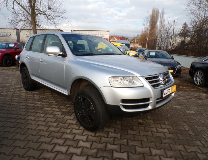 Volkswagen Touareg 1