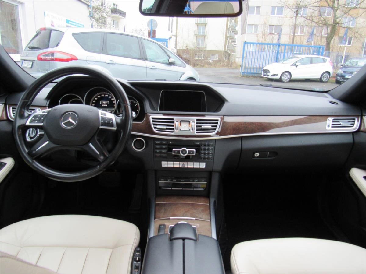 Mercedes-Benz Třídy E Sedan / Limuzína 3,0 l 190 kw