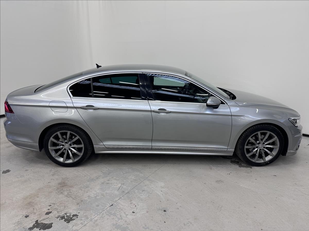 Volkswagen Passat Sedan / Limuzína 2,0 l 162 kw