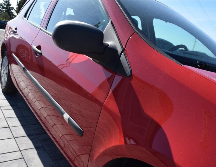 Renault Clio Kombi 1,1 l 74 kw