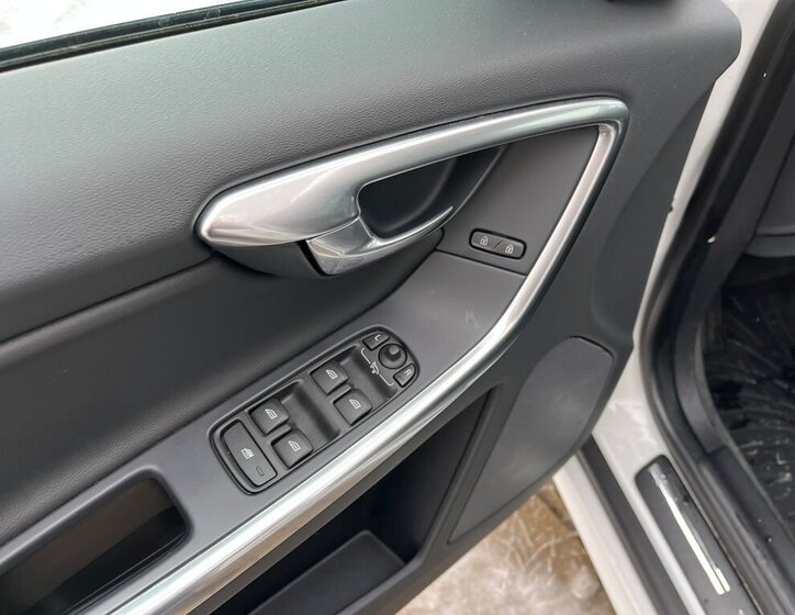 Volvo XC60 SUV 2,4 l 140 kw