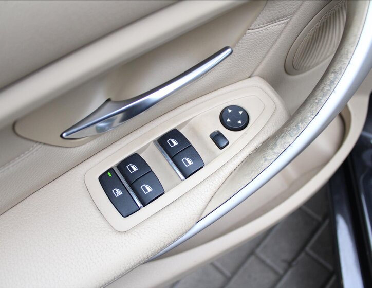 BMW Řada 3 Kombi 2,0 l 120 kw