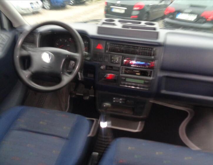 Volkswagen Caravelle 15