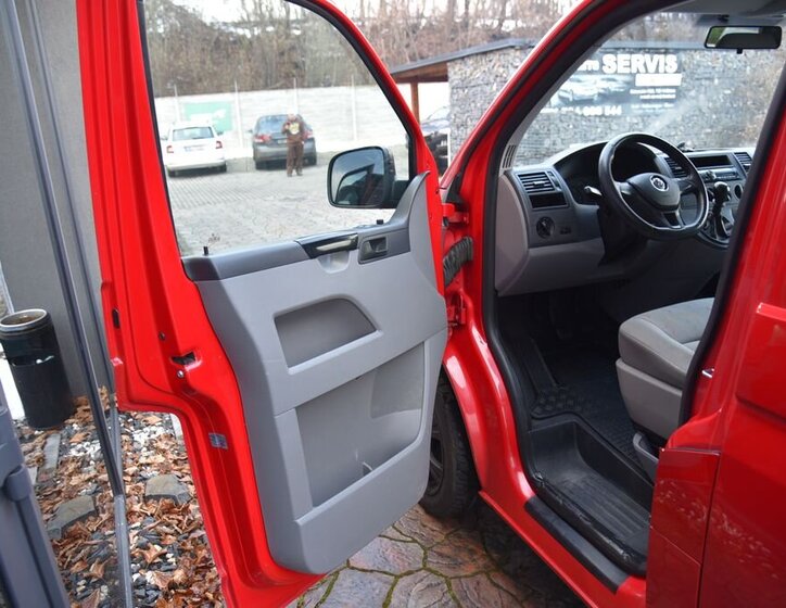 Volkswagen Transporter 12